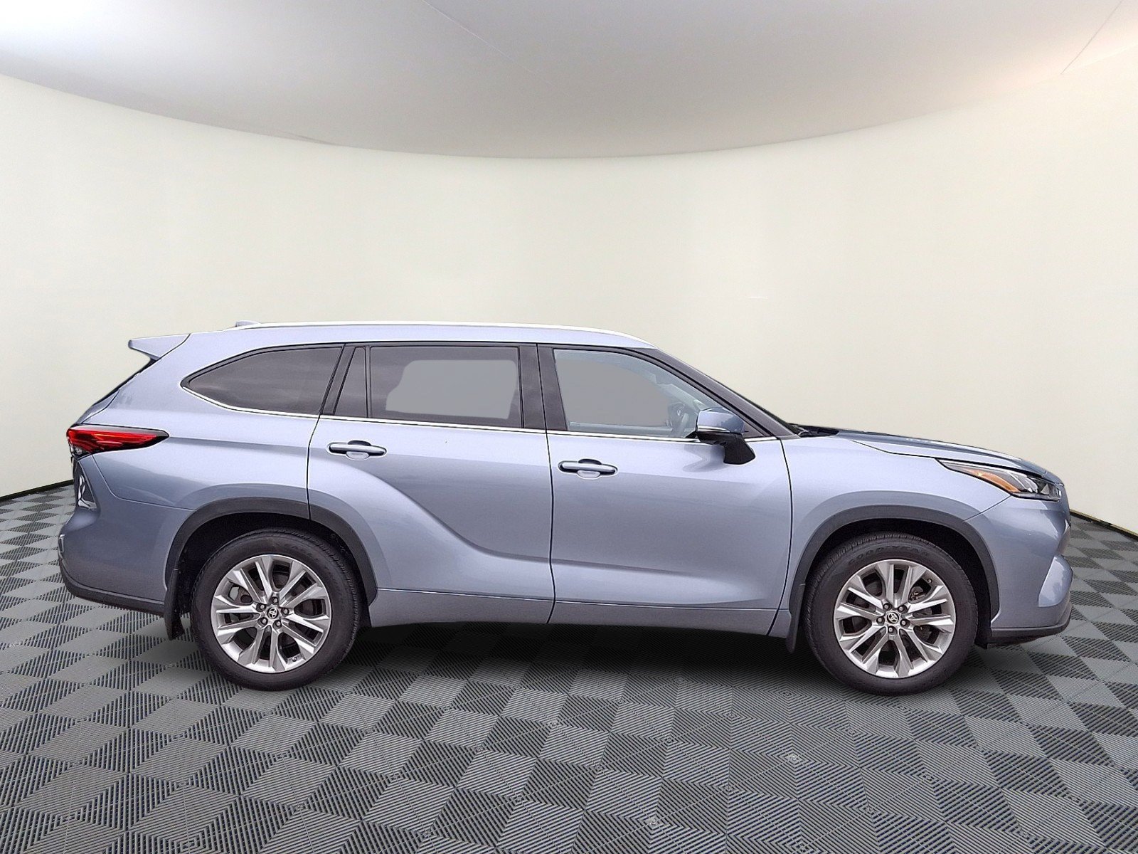 Used 2023 Toyota Highlander Limited AWD/4WD image 7