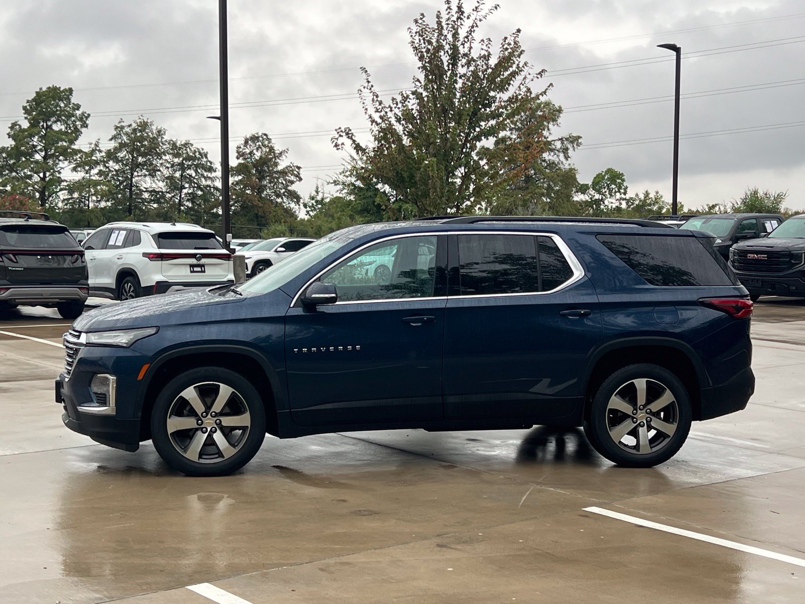 Used 2023 Chevrolet Traverse LT w/ LT Premium Package AWD/4WD image 6