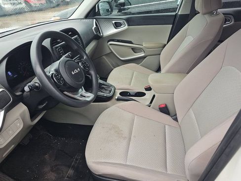 Used 2022 Kia Soul LX FWD image 8