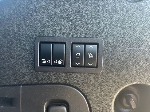 Used 2017 Cadillac Escalade Platinum AWD/4WD image 10