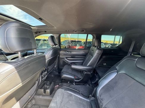 Used 2024 Jeep Grand Cherokee L Altitude image 2