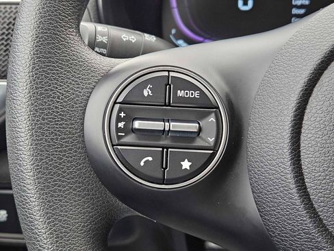 Certified 2025 Kia Soul LX w/ LX Technology Package FWD image 21