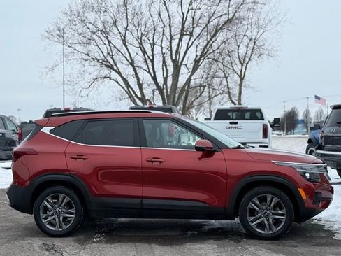 Used 2023 Kia Seltos S w/ Navigation Package image 32