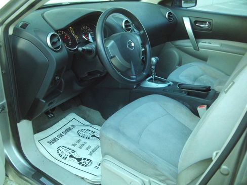 Used 2015 Nissan Rogue S FWD image 13