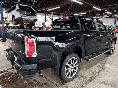 Used 2019 GMC Canyon Denali image 4