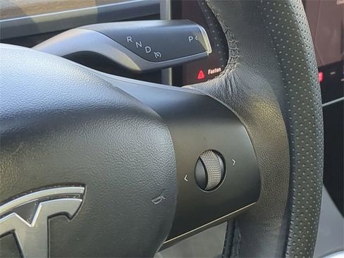 Used 2022 Tesla Model Y Performance image 28