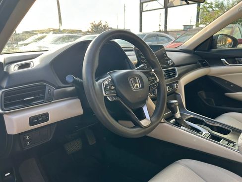 Used 2018 Honda Accord LX image 11