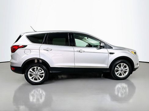 Used 2019 Ford Escape SE image 8