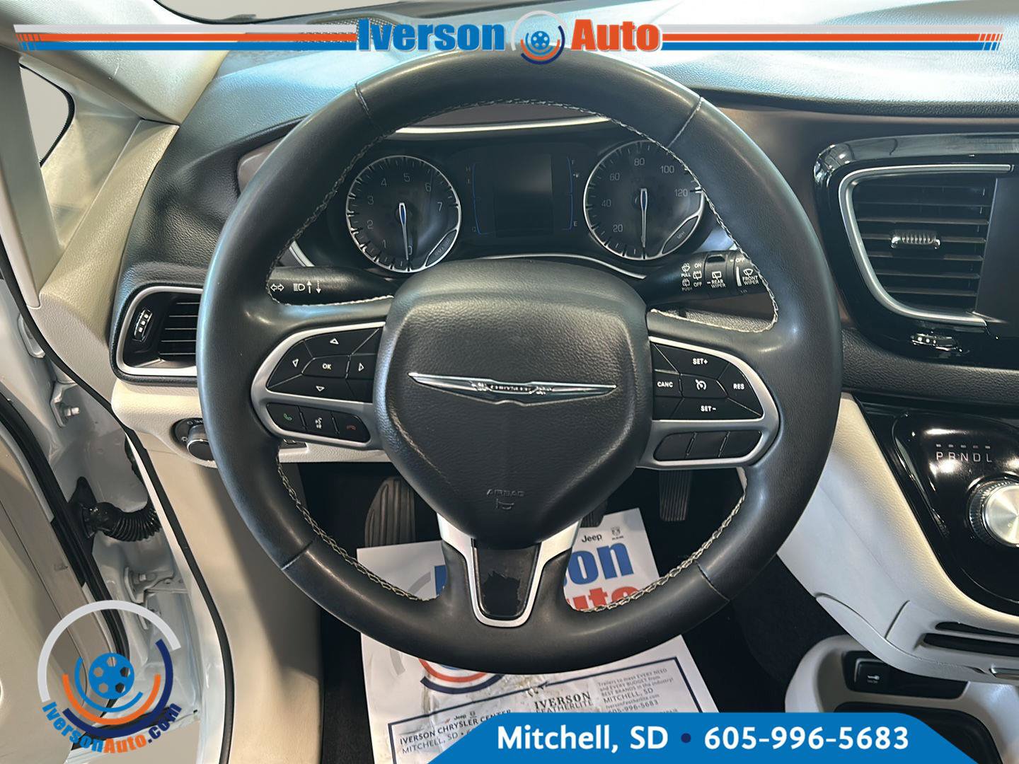 Used 2023 Chrysler Voyager LX FWD image 16