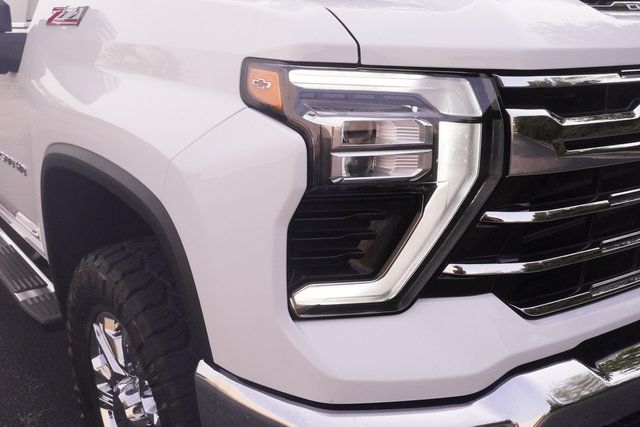 Used 2025 Chevrolet Silverado 2500 LTZ w/ LTZ Convenience Package AWD/4WD image 30