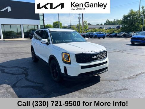 Certified 2022 Kia Telluride EX w/ EX Premium Package AWD/4WD image 4