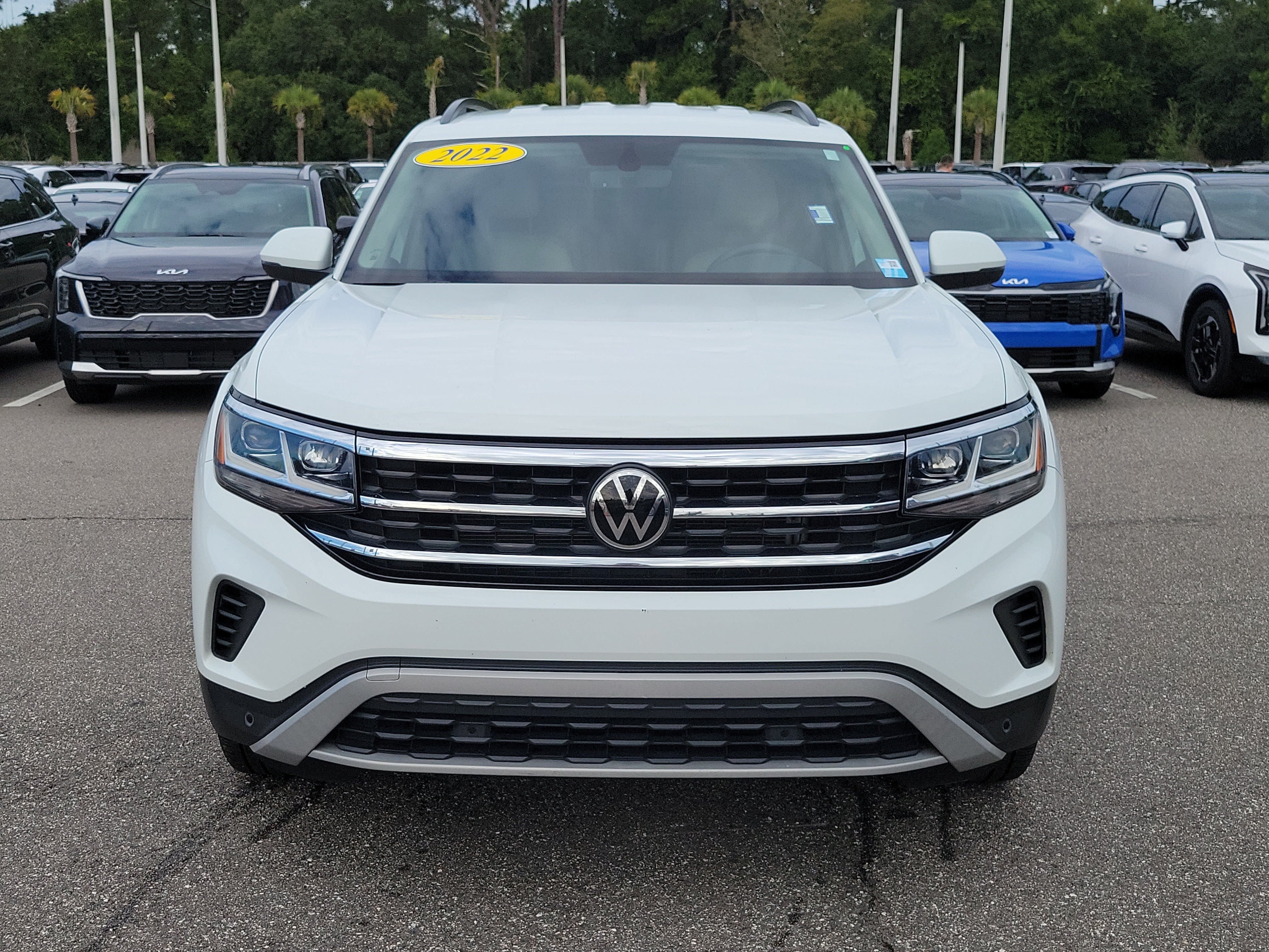 Used 2022 Volkswagen Atlas SE FWD image 2