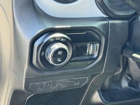 Used 2025 Jeep Gladiator Overland AWD/4WD image 27