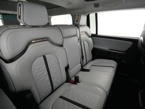 Used 2024 Rivian R1S Adventure Dual AWD/4WD image 5