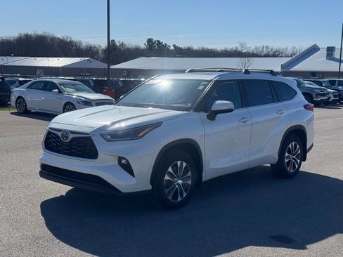 Used 2021 Toyota Highlander XLE image 7