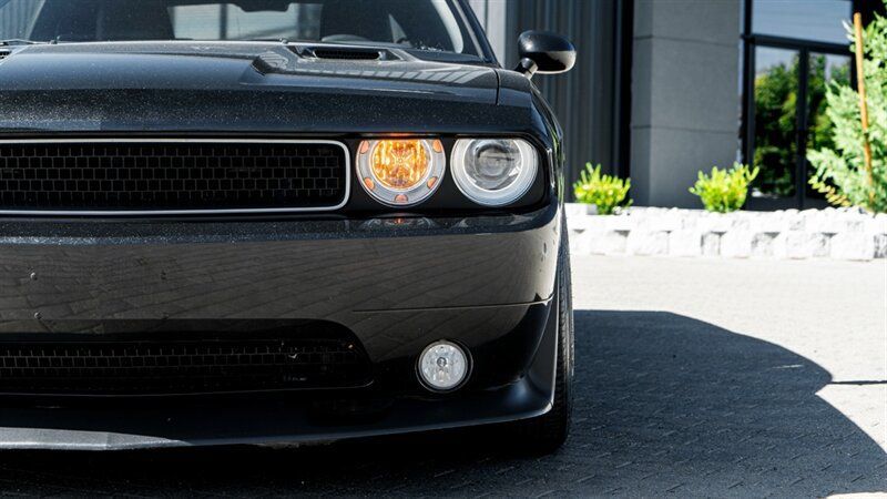 Used 2014 Dodge Challenger SRT8 w/ Harman/Kardon Audio Group RWD image 10