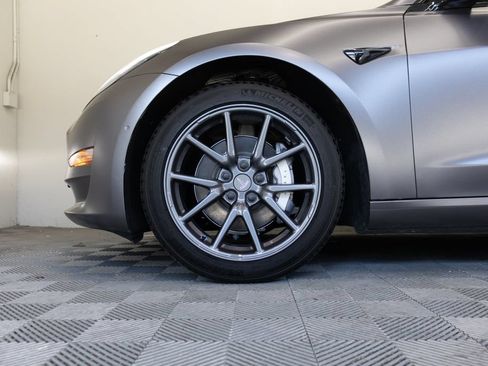 Used 2020 Tesla Model 3 Standard Range Plus RWD image 10