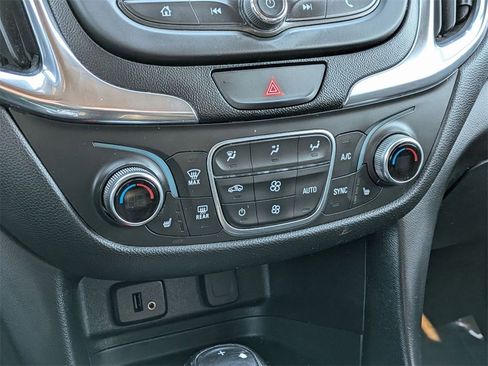 Used 2018 Chevrolet Equinox LT image 21