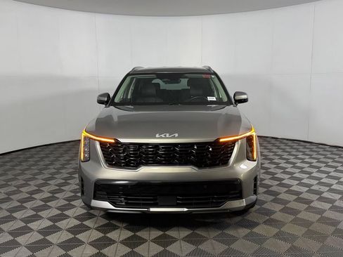 Used 2025 Kia Sorento EX AWD/4WD image 4