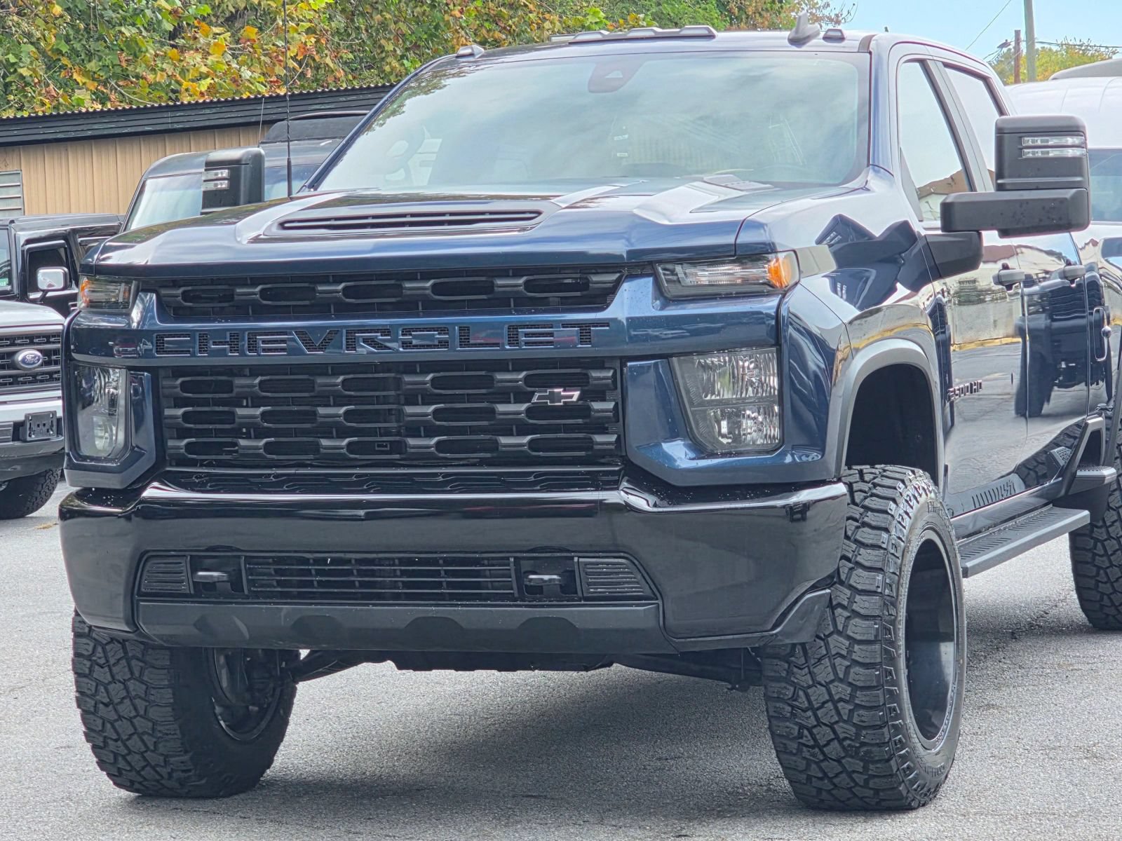 Used 2021 Chevrolet Silverado 2500 Custom w/ Custom Value Package AWD/4WD image 2