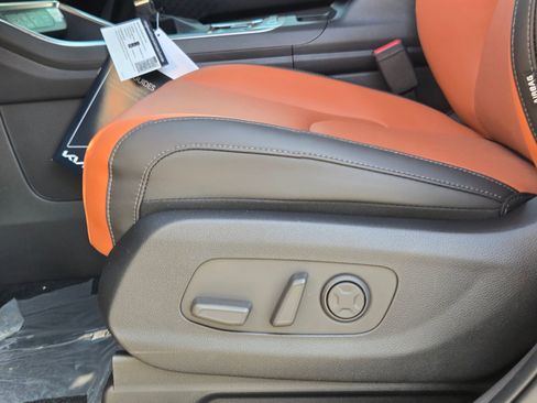 New 2026 Kia Carnival EX image 22