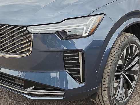 New 2026 Volvo XC90 B5 Plus image 9