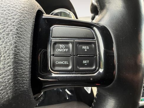 Used 2020 Dodge Grand Caravan SE FWD image 26