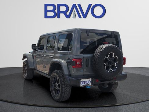 Used 2021 Jeep Wrangler Unlimited Rubicon 4xe w/ Cold Weather Group AWD/4WD image 5