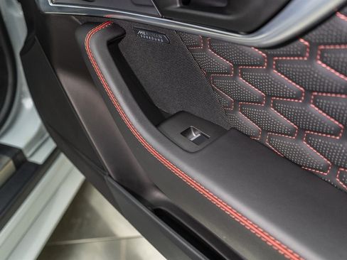 Used 2020 Jaguar F-TYPE SVR image 65