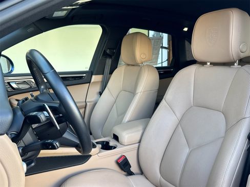 Used 2023 Porsche Macan image 5