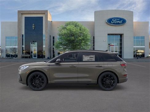 New 2026 Lincoln Corsair Reserve image 3