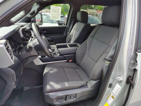 Used 2026 Toyota Tundra SR5 w/ SR5 Convenience Package AWD/4WD image 9