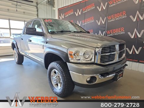 Used 2009 Dodge Ram 2500 Truck SLT w/ Popular Equipment Group AWD/4WD image 2