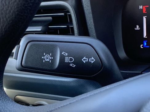 New 2025 Ford Maverick XL image 29