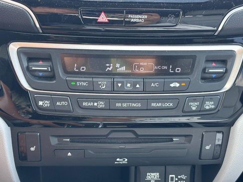 Used 2019 Honda Pilot Touring image 25