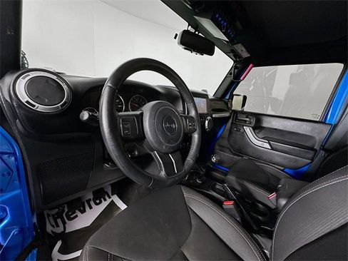 Used 2016 Jeep Wrangler Unlimited Sahara image 9