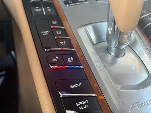 Used 2012 Porsche Panamera 4 image 24
