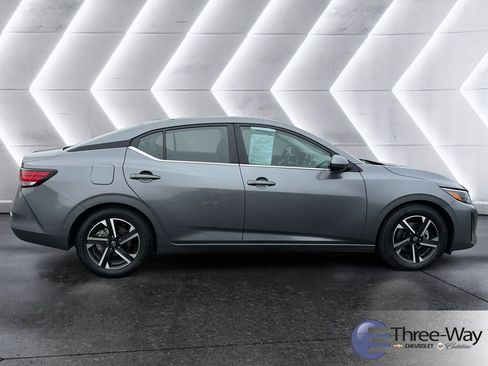 Used 2024 Nissan Sentra SV image 6