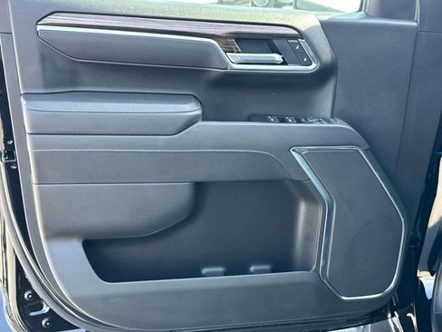 New 2026 Chevrolet Silverado 1500 LT w/ Convenience Package II AWD/4WD image 8