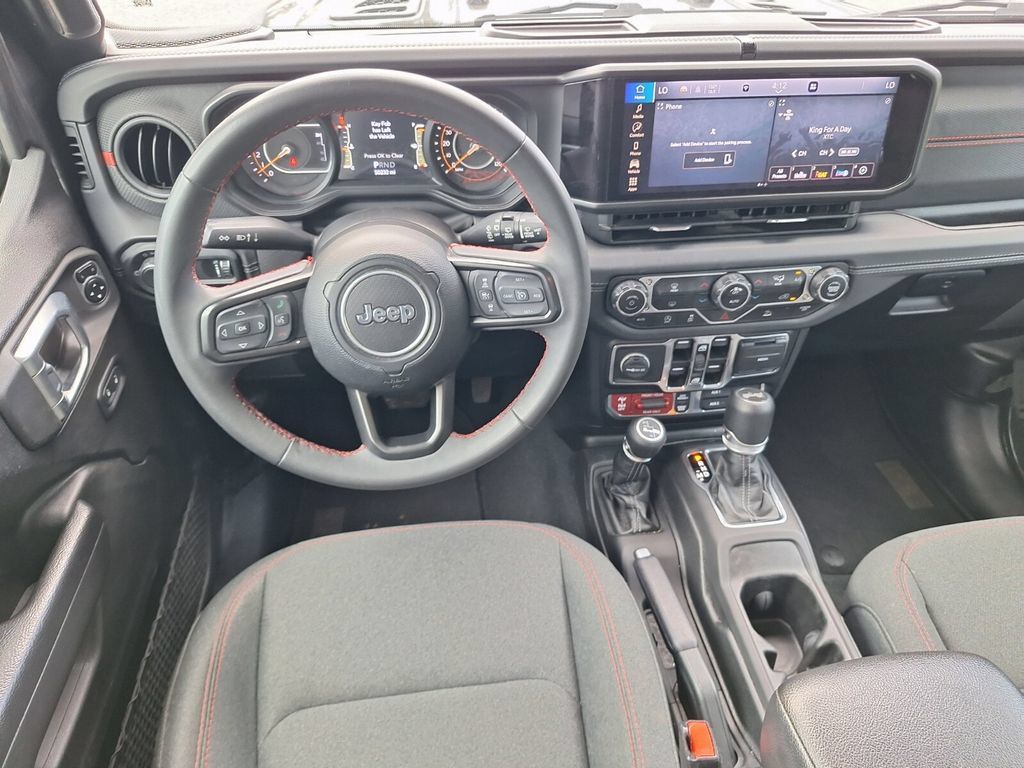 Used 2024 Jeep Wrangler Unlimited Rubicon AWD/4WD image 9