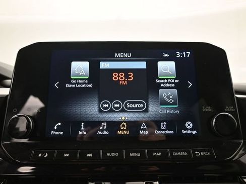 Used 2023 Nissan Pathfinder SL AWD/4WD image 13