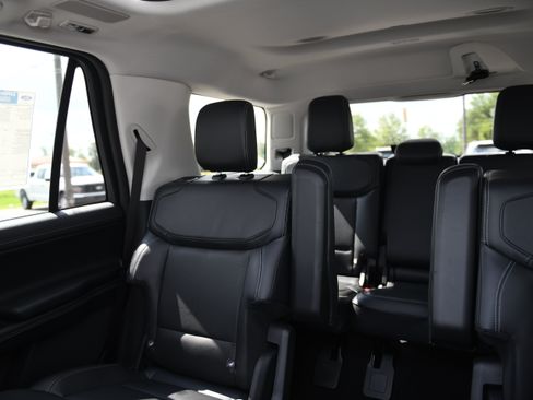 New 2027 Ford Expedition Platinum RWD image 27