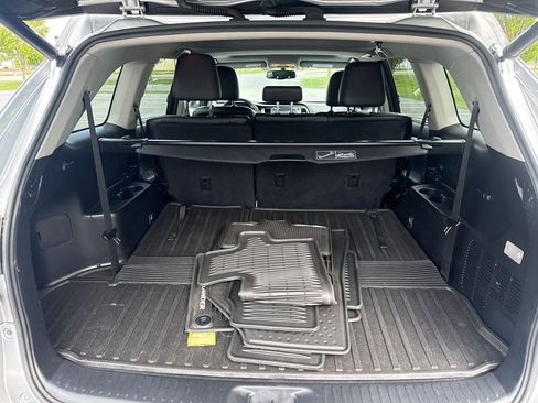 Used 2016 Toyota Highlander XLE AWD/4WD image 12