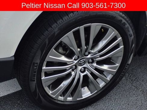 Used 2021 Toyota Venza XLE w/ Softex Package AWD/4WD image 7