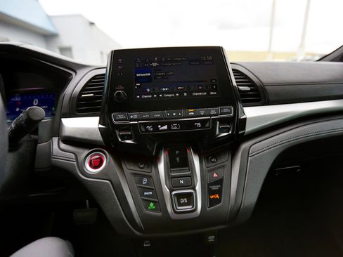 Used 2023 Honda Odyssey Sport image 8