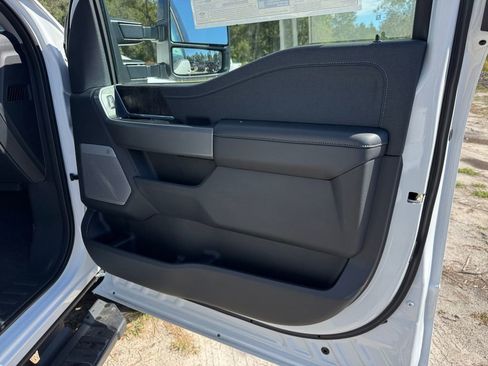 New 2026 Ford F250 Lariat w/ Black Appearance Package image 19