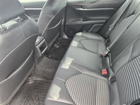 Used 2023 Toyota Camry SE image 12