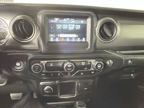 Used 2022 Jeep Gladiator Sport AWD/4WD image 22
