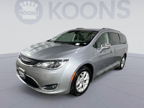 Used 2020 Chrysler Pacifica Limited image 1