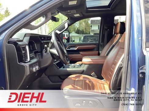 Used 2024 GMC Sierra 3500 Denali Ultimate AWD/4WD image 19